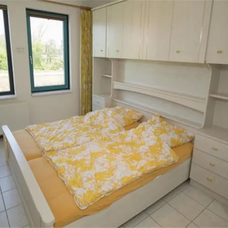 Comfortably Furnished Sint Maartensvlotbrug